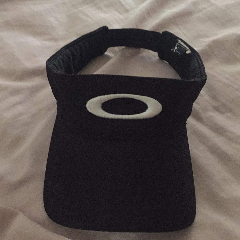 Velcro Oakley hat